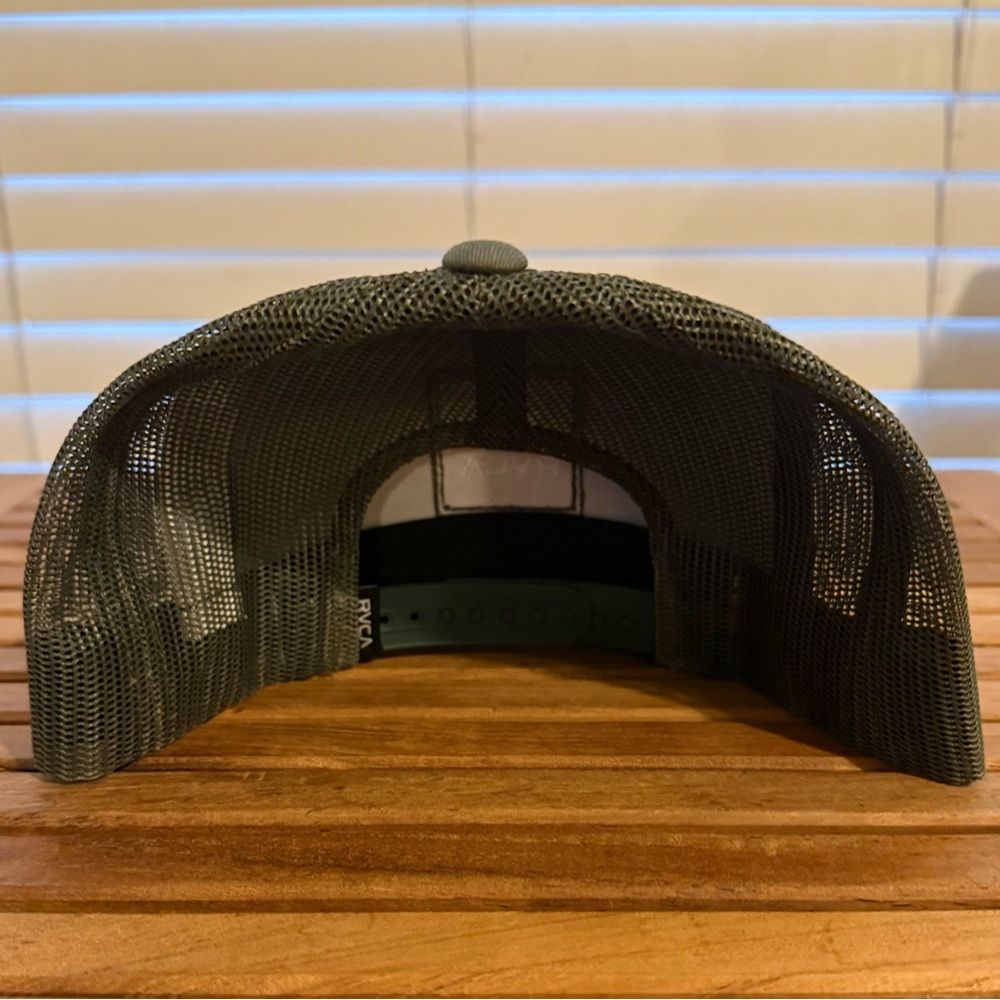 NWOT RVCA Logo Green SnapBack - Picture 3 of 4